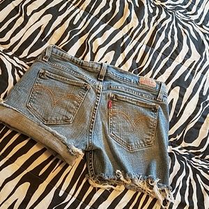 Levi cut off shorts